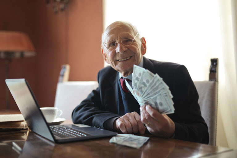 Hitelfelvétel nyugdíjasként